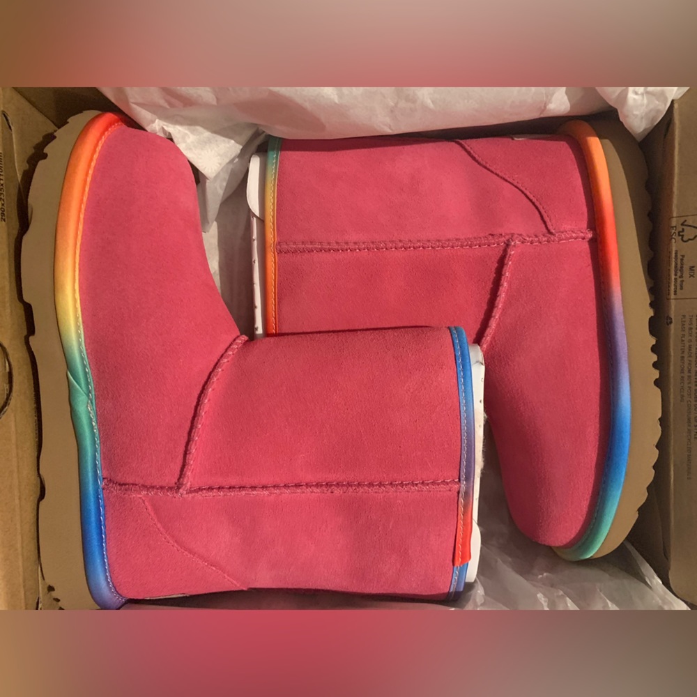 ❌SOLD❌ Rainbow Genuine Shearling Lined Boot New w/Box Size 1